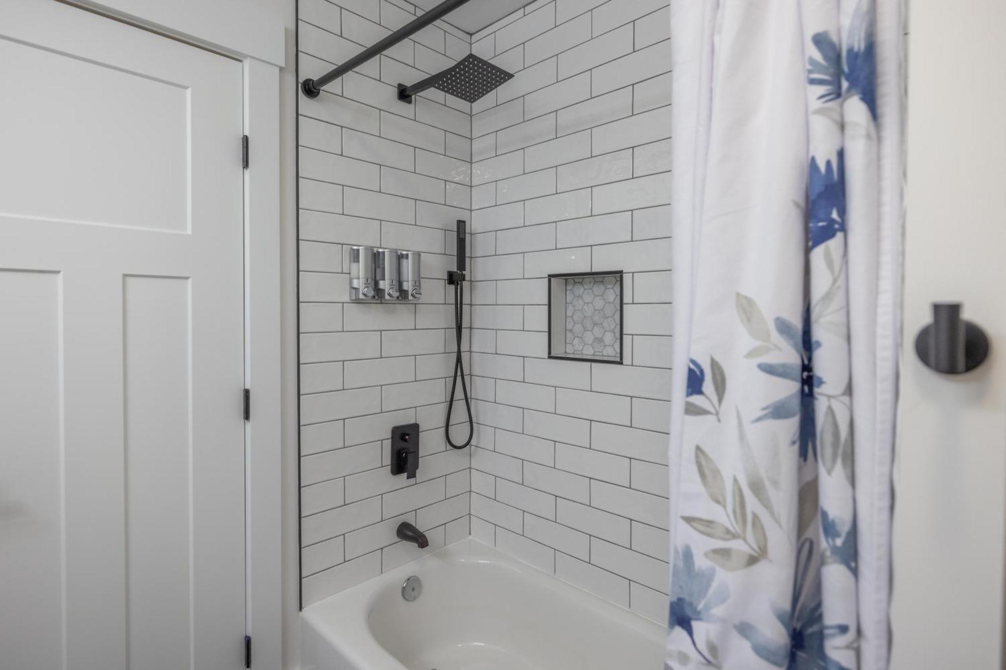 Mid-Century Modern Impeccable Remodel With Hot Tub Villa Asheville Luaran gambar