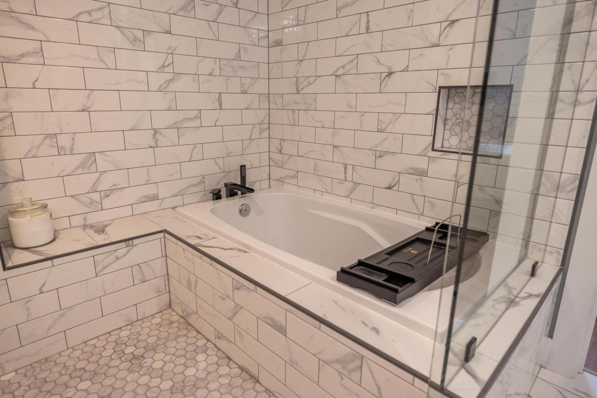 Mid-Century Modern Impeccable Remodel With Hot Tub Villa Asheville Luaran gambar